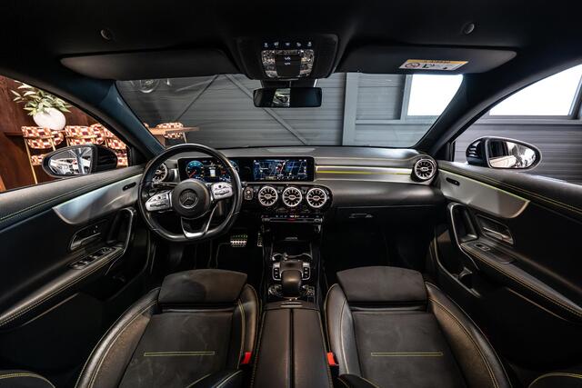 Mercedes-Benz A-KLASSE 200 Launch Edition Premium AMG | Stoelverwarming