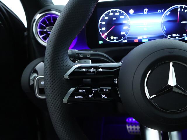 Mercedes-Benz A-KLASSE 250 e Business Solution AMG | Nightpakket | Parkeerpakket met achteruitrijcamera | KEYLESS GO | Sfeerverlichting |