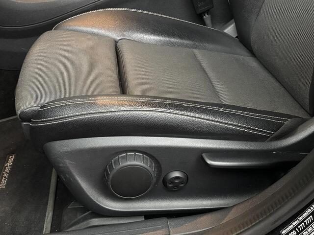 Mercedes-Benz A-KLASSE 180 Business Solution | Navigatie | Camera | 16" Velgen |