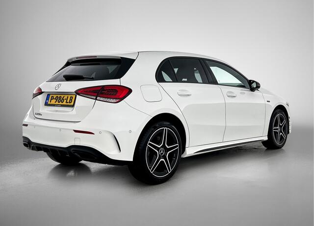 Mercedes-Benz A-KLASSE 250 e Plug In Hybride AMG Line | Stoelverwarming | Cruise Control | Inclusief 24 maanden Mercedes-Benz Certified garantie voor Europa.