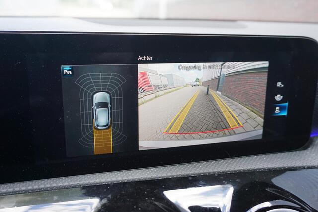 Mercedes-Benz A-KLASSE 180 Luxury/Sportstoelen/Vol leer/Camera/ Widescreen/Carplay.