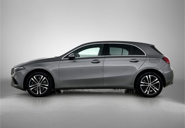Mercedes-Benz A-KLASSE 250 e Business Plug-In Hybride Parkeerpakket met achteruitrijcamera | Ledkoplampen | Stoelverwarming voor Inclusief 24 maanden MB Certified garantie voor Europa.