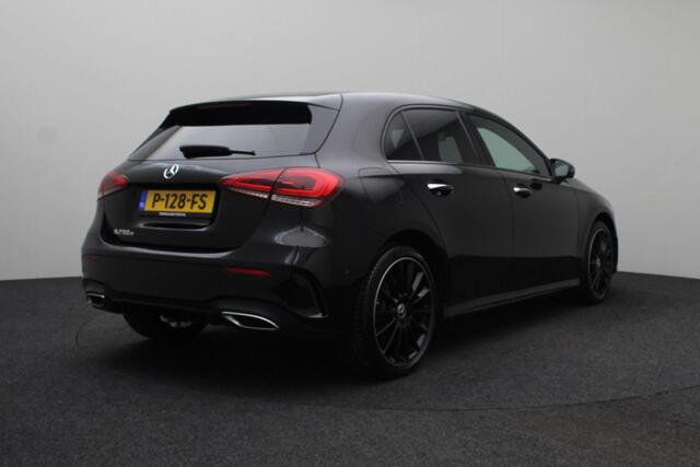 Mercedes-Benz A-KLASSE 250 e Premium Plus 2020 | 360 Graden Camera | Cruise Control | Burmester | Elektrische Memory Seats | Sfeer Verlichting | Boekjes | 2 Sleutels Keyless | DAB Radio | Laadkabels
