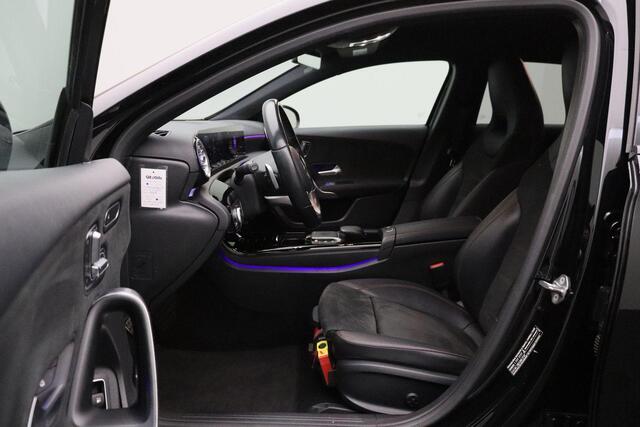 Mercedes-Benz A-KLASSE 250 e Premium Plus 2020 | 360 Graden Camera | Cruise Control | Burmester | Elektrische Memory Seats | Sfeer Verlichting | Boekjes | 2 Sleutels Keyless | DAB Radio | Laadkabels