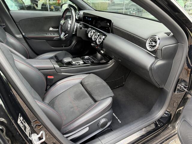 Mercedes-Benz A-KLASSE 200 Business Solution AMG ** Panodak ** LED ** Carplay ** APK 11-2027!! ** Dealeronderhouden