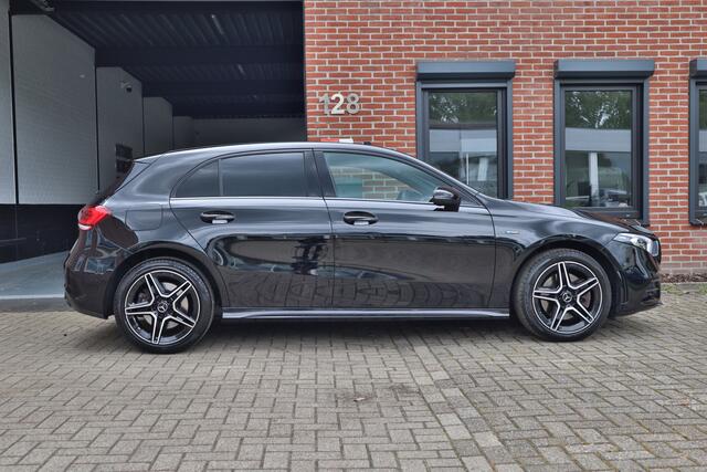 Mercedes-Benz A-KLASSE 250 e Business Solution AMG Limited Stoel verw, Sfeerverlichting, Carplay, Amg line