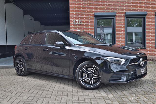 Mercedes-Benz A-KLASSE 250 e Business Solution AMG Limited Stoel verw, Sfeerverlichting, Carplay, Amg line