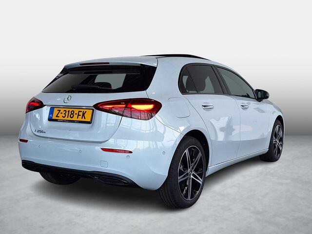 Mercedes-Benz A-KLASSE 250 e | Panoramadak | Nightpakket |
