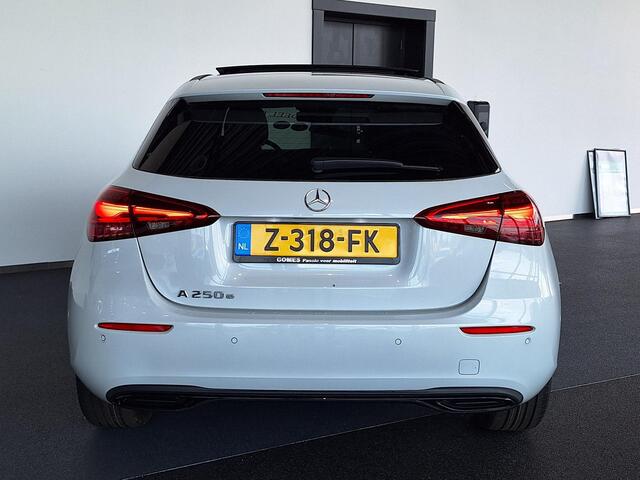 Mercedes-Benz A-KLASSE 250 e | Panoramadak | Nightpakket |
