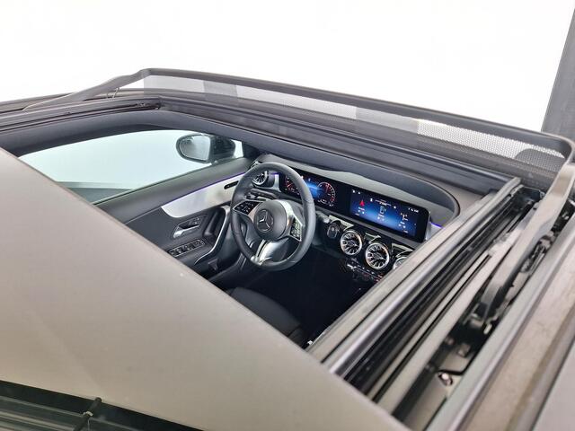 Mercedes-Benz A-KLASSE 250 e | Panoramadak | Nightpakket |
