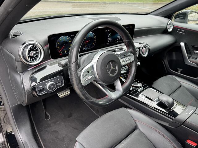 Mercedes-Benz A-KLASSE 180 AMG Pakket *LED*Stoelverw*Camera*