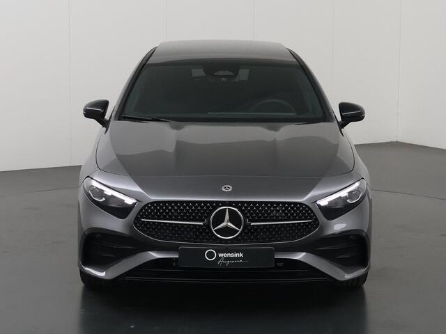 Mercedes-Benz A-KLASSE 250e Business Solution AMG | Panoramaschuifdak | Stoelverwarming | Achteruitrijcamera | MULTIBEAM LED |