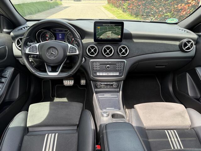 Mercedes-Benz A-KLASSE 200 Motorsport Edition / AUTOMAAT / AMG / PANORAMADAK / NAVI / HARMAN KARDON / 132dkm!