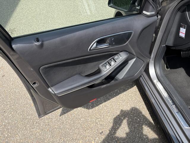 Mercedes-Benz A-KLASSE 200 Motorsport Edition / AUTOMAAT / AMG / PANORAMADAK / NAVI / HARMAN KARDON / 132dkm!
