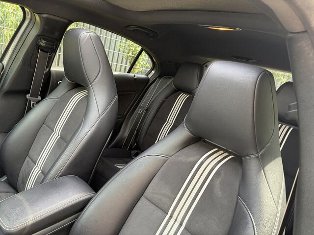 Mercedes-Benz A-KLASSE 200 Motorsport Edition / AUTOMAAT / AMG / PANORAMADAK / NAVI / HARMAN KARDON / 132dkm!
