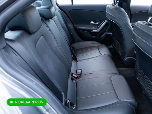 Mercedes-Benz A-KLASSE 200 Premium Plus | Leer | Panodak | Stoelverw. | Afn. trekhaak | Navigatie | All-season banden | Cruise | Camera | Matrix Led