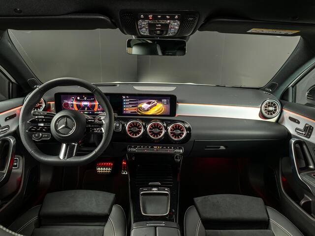 Mercedes-Benz A-KLASSE Hatchback 250 e Business Solution AMG Premium Plus | Panorama dak
