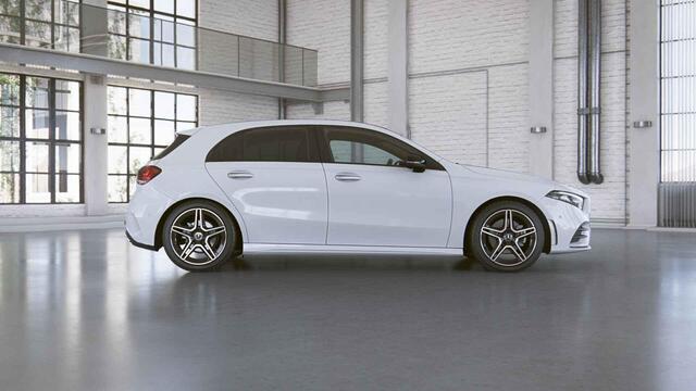 Mercedes-Benz A-KLASSE 180 Business Solution AMG | Night | Panoramadak | Trekhaak | Keyless | Memory | Premium Sound | Multibeam | Widescreen |