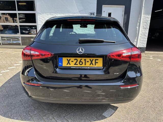 Mercedes-Benz A-KLASSE 180 Premium /CC/Camera/Navi/All season/Lm velgen/Nieuwe apk bij aflevering