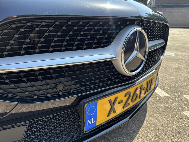 Mercedes-Benz A-KLASSE 180 Premium /CC/Camera/Navi/All season/Lm velgen/Nieuwe apk bij aflevering