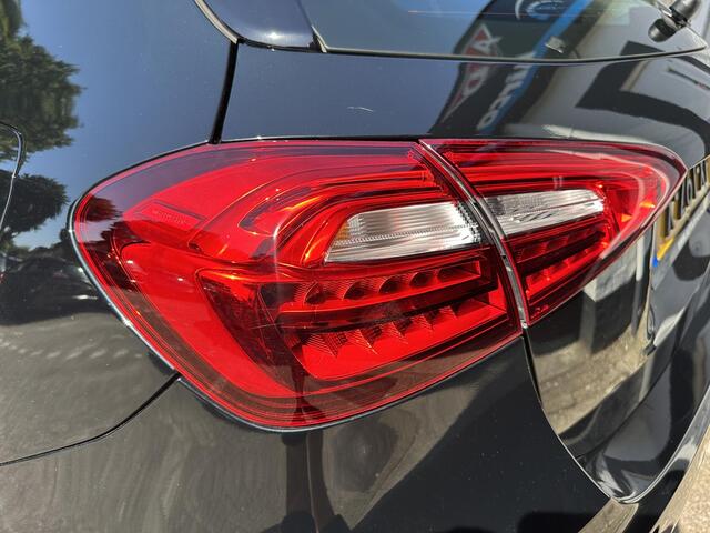 Mercedes-Benz A-KLASSE 180 Premium /CC/Camera/Navi/All season/Lm velgen/Nieuwe apk bij aflevering