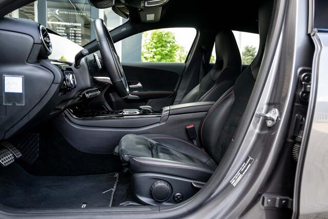Mercedes-Benz A-KLASSE 180 A180 AMG Line | Widescreen Display | Camera | Night Package | Stoelverwarming | 18' Inch |
