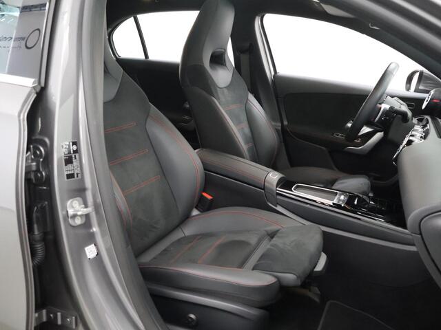 Mercedes-Benz A-KLASSE 180 Star Edition AMG Line LIMITED | Panoramaschuifdak | Head-up display | Multibeam LED | Elektrisch voorstoelen met geheugen