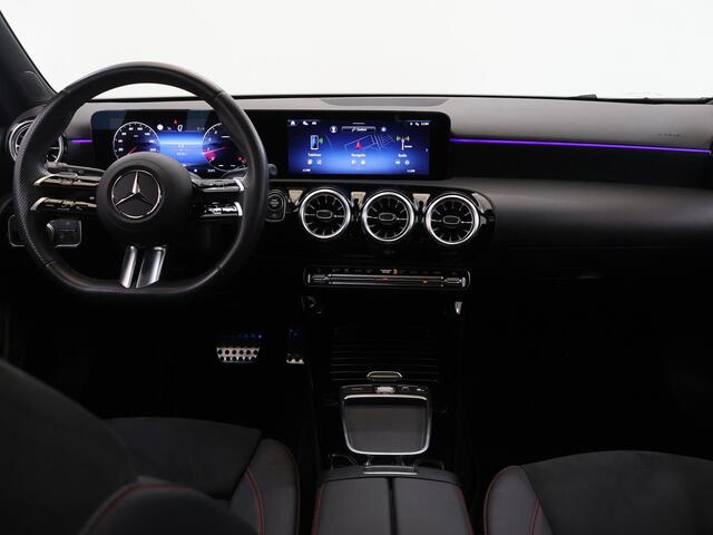 Mercedes-Benz A-KLASSE 180 Business Solution AMG | Night pakket | Panoramadak |