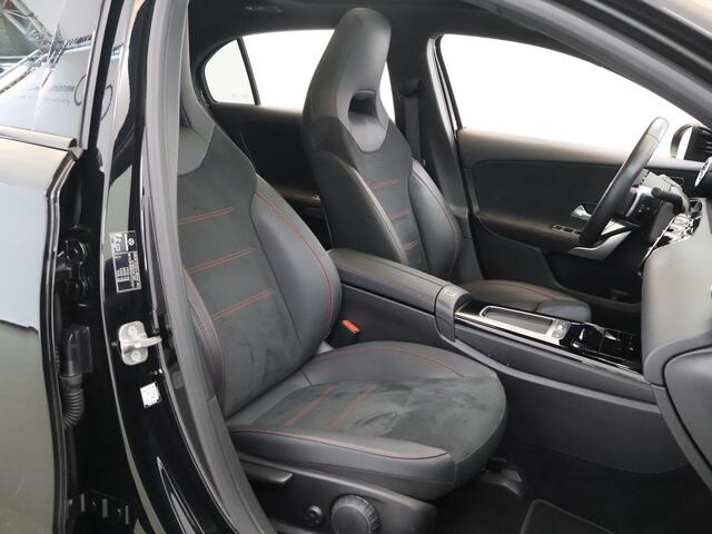 Mercedes-Benz A-KLASSE 180 Business Solution AMG | Night pakket | Panoramadak |