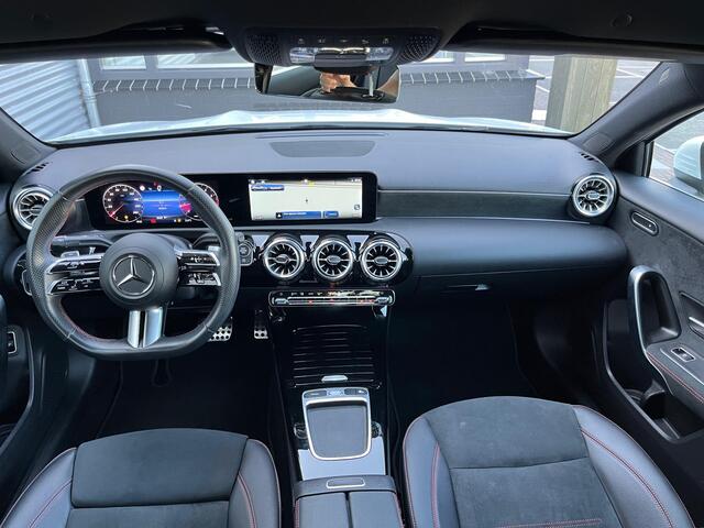 Mercedes-Benz A-KLASSE 180 AMG Line