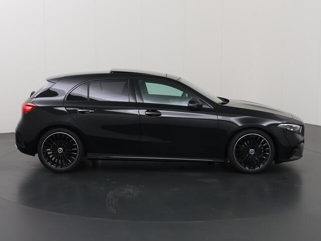 Mercedes-Benz A-KLASSE 180 Business Solution AMG | Panoramaschuifdak | Premium Plus | Head-Up | MULTIBEAM LED | Dodehoekassistent | 19 inch AMG-velgen |