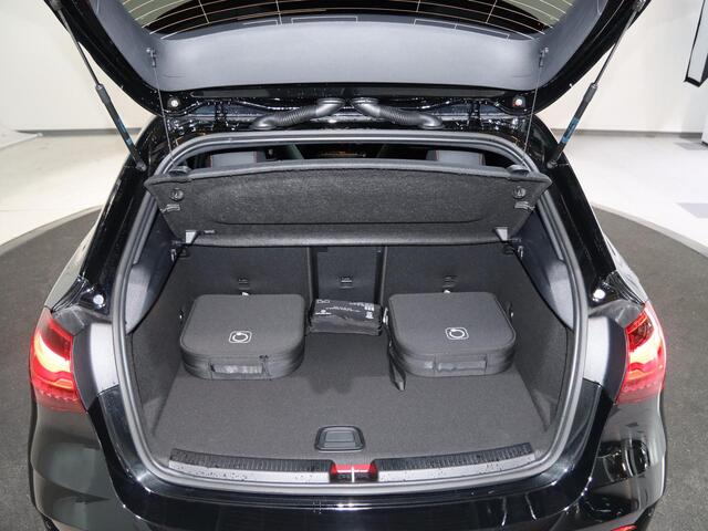 Mercedes-Benz A-KLASSE 250 e Business Solution AMG | Panoramaschuifdak | Stoelverwarming | Achteruitrijcamera | MULTIBEAM LED |