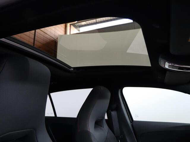 Mercedes-Benz A-KLASSE 250 e Business Solution AMG | Panoramaschuifdak | Stoelverwarming | Achteruitrijcamera | MULTIBEAM LED |