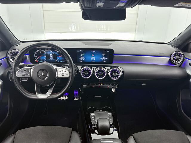 Mercedes-Benz A-KLASSE 180 Business Solution AMG Lichtmetalen velgen | Navigatie | MBUX wide screen | Parking support | Inclusief 24 maanden MB Certified garantie voor Europa.