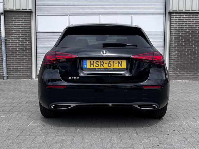 Mercedes-Benz A-KLASSE 180 Star Edition Luxury | Panoramadak | Dodehoekassistent | Donkergetint Glas Achter | Sfeerverlichting | Stoelverwarming | Parkeersensoren | Achteruitrijcamera | Elektrisch Inklapbare Buitenspiegels