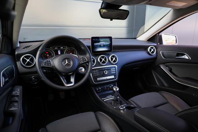 Mercedes-Benz A-KLASSE 160 Ambition | NAP | DEALER ONDH | STOELVERW | SENSOREN V&A | NAVI |