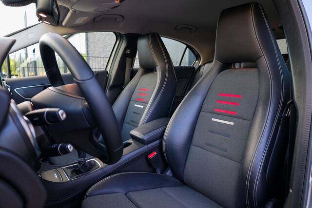 Mercedes-Benz A-KLASSE 160 Ambition | NAP | DEALER ONDH | STOELVERW | SENSOREN V&A | NAVI |