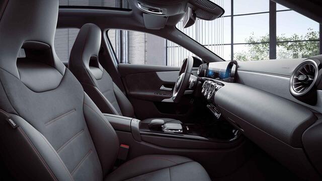 Mercedes-Benz A-KLASSE 250 e AMG Line | Panoramadak | Night | Trekhaak | Widescreen | Getint glas | Stoelverwarming |