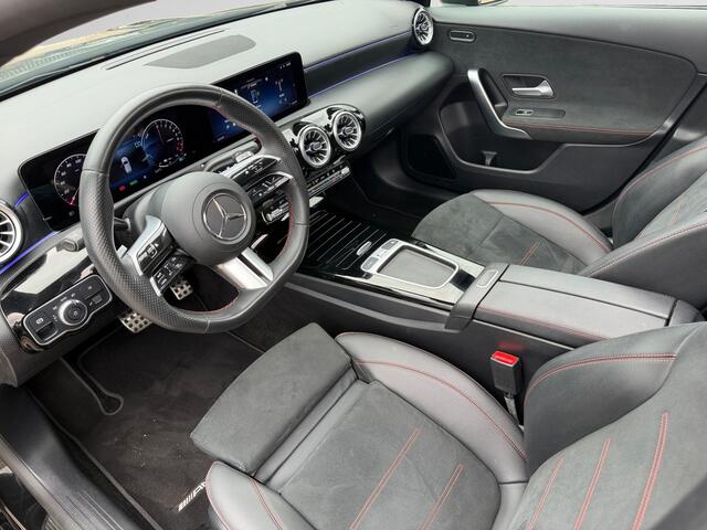 Mercedes-Benz A-KLASSE 250 e AMG Night Line Aut- Nieuw Model, Panoramadak, Sfeerverlichting, Multibeam Led