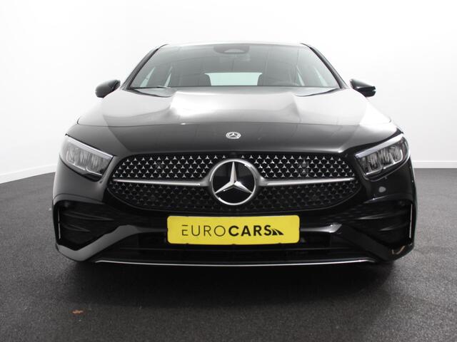 Mercedes-Benz A-KLASSE 200 Automaat AMG Line Navigatie Climate control Camera Parkeer sensoren Half Lederen Bekleding Led Cruise Control adaptive LM Velgen Dab Led