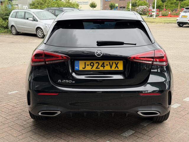 Mercedes-Benz A-KLASSE 250 e Business Solution AMG Limited PANORAMADAK | CAMERA | SENSOREN | SFEER | ELEKTRISCHE STOELEN | STOELVERWARMING | CRUISE | NAV | APPLE CARPLAY / ANDROID AUTO |