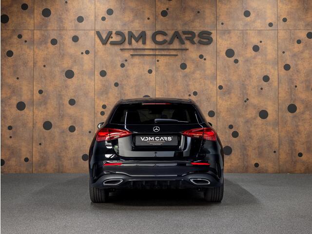 Mercedes-Benz A-KLASSE 250 e Star Edition AMG Line | Nightpakket | Achteruitrijcamera | KEYLESS-GO | Ambient Lighting |