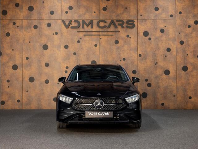 Mercedes-Benz A-KLASSE 250 e Star Edition AMG Line | Nightpakket | Achteruitrijcamera | KEYLESS-GO | Ambient Lighting |