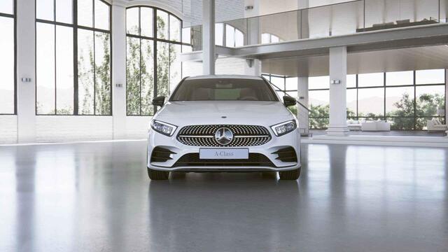 Mercedes-Benz A-KLASSE 180 AMG Line | Night | Widescreen | Stoelverwarming | Achteruitrijcamera | Sfeerverlichting |