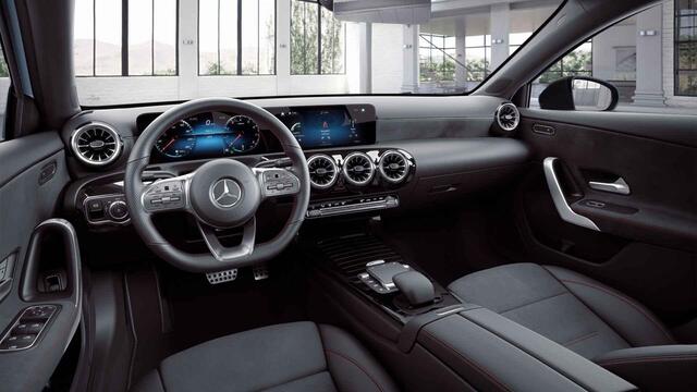 Mercedes-Benz A-KLASSE 180 AMG Line | Night | Widescreen | Stoelverwarming | Achteruitrijcamera | Sfeerverlichting |