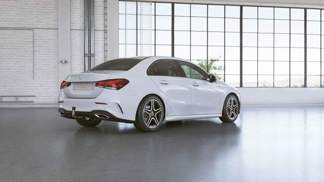 Mercedes-Benz A-KLASSE 180 Business Solution AMG | Night | Widescreen | Stoelverwarming | Achteruitrijcamera | Sfeerverlichting |
