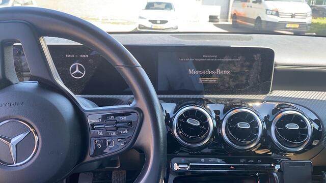 Mercedes-Benz A-KLASSE 160 Business Solution | A-Camera | Trekhaak | Widescreen |