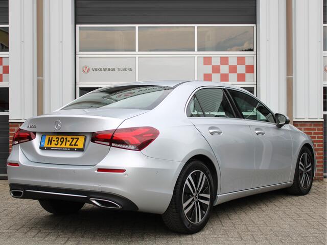 Mercedes-Benz A-KLASSE 200 Automaat 163PK Business Solution Luxury /NAVI/ACC/PDC/Camera/Leder/Lane assist/Stoelverwarming/Carplay/LED/NAP! 1e eig!