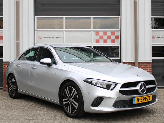 Mercedes-Benz A-KLASSE 200 Automaat 163PK Business Solution Luxury /NAVI/ACC/PDC/Camera/Leder/Lane assist/Stoelverwarming/Carplay/LED/NAP! 1e eig!