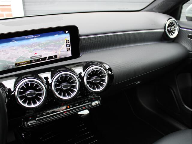 Mercedes-Benz A-KLASSE 200 Automaat 163PK Business Solution Luxury /NAVI/ACC/PDC/Camera/Leder/Lane assist/Stoelverwarming/Carplay/LED/NAP! 1e eig!